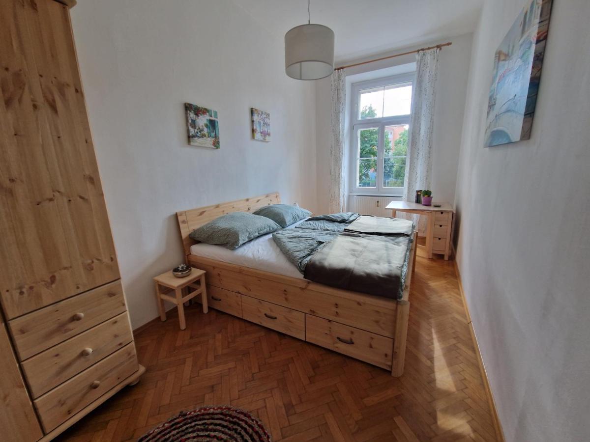 Entzueckendes Apartment Im Zentrum Graz Esterno foto